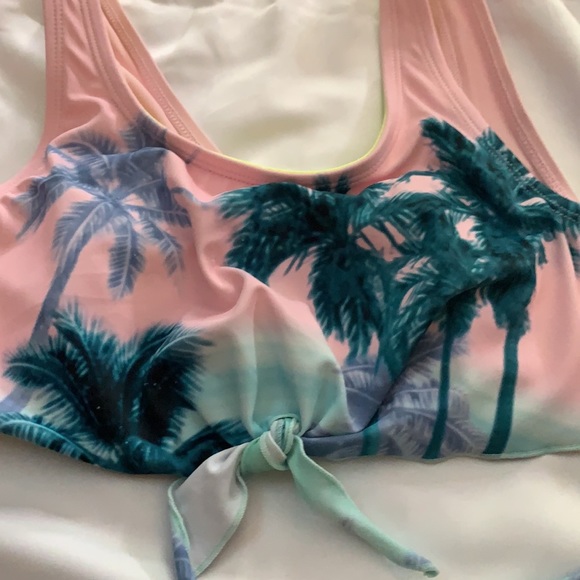 Justice 2-piece palm tree swimsuit - Picture 5 of 8